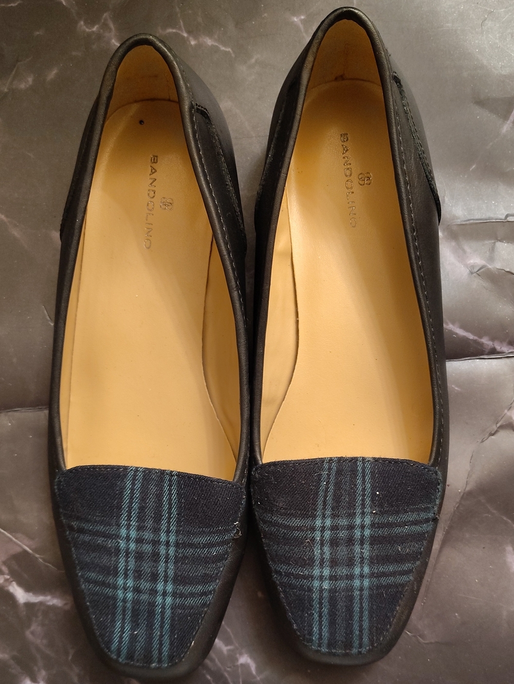 Bandolino Black Flats with Blue-Green Plaid Toe
